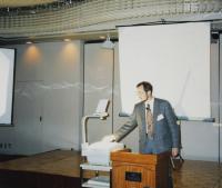 1994 - TestCom (04) - giving a talk.jpg 6.3K